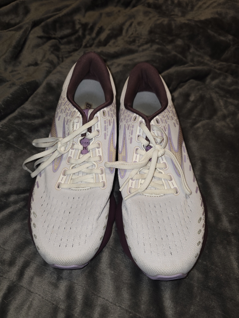 Womens Brooks Glycerin 20, Womens 9.5, White, Like New, Only Worn Inside